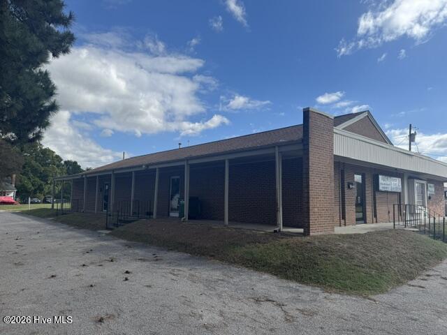 500 Ward Boulevard Property Photo 4