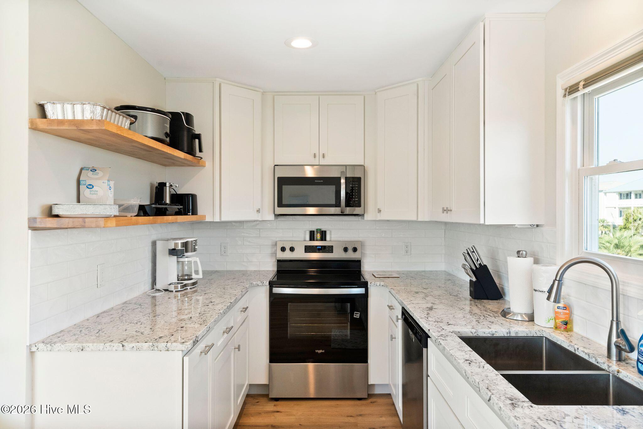 425 Caswell Beach Road Property Photo 13