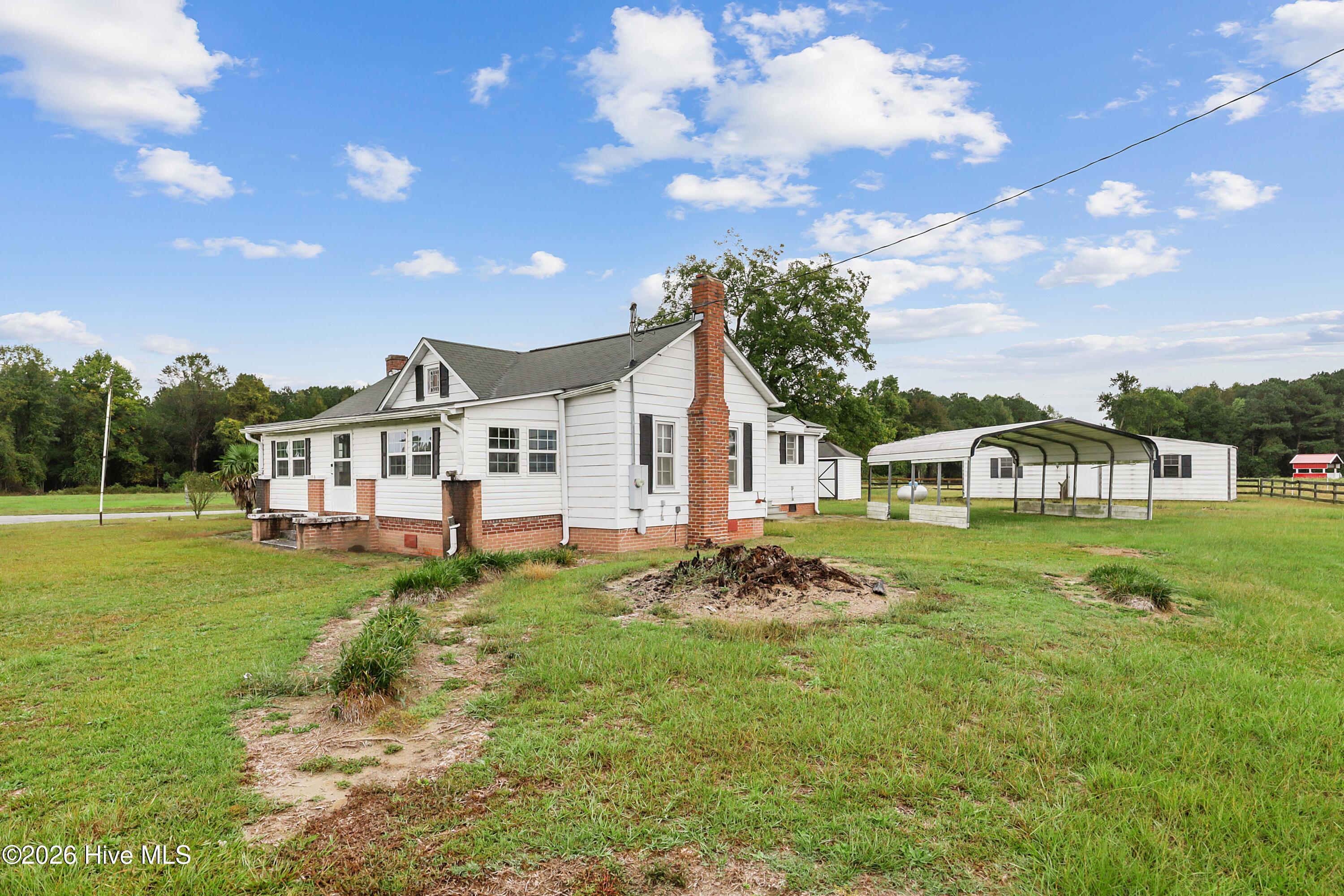 1169 Grantham School Road Property Photo 4