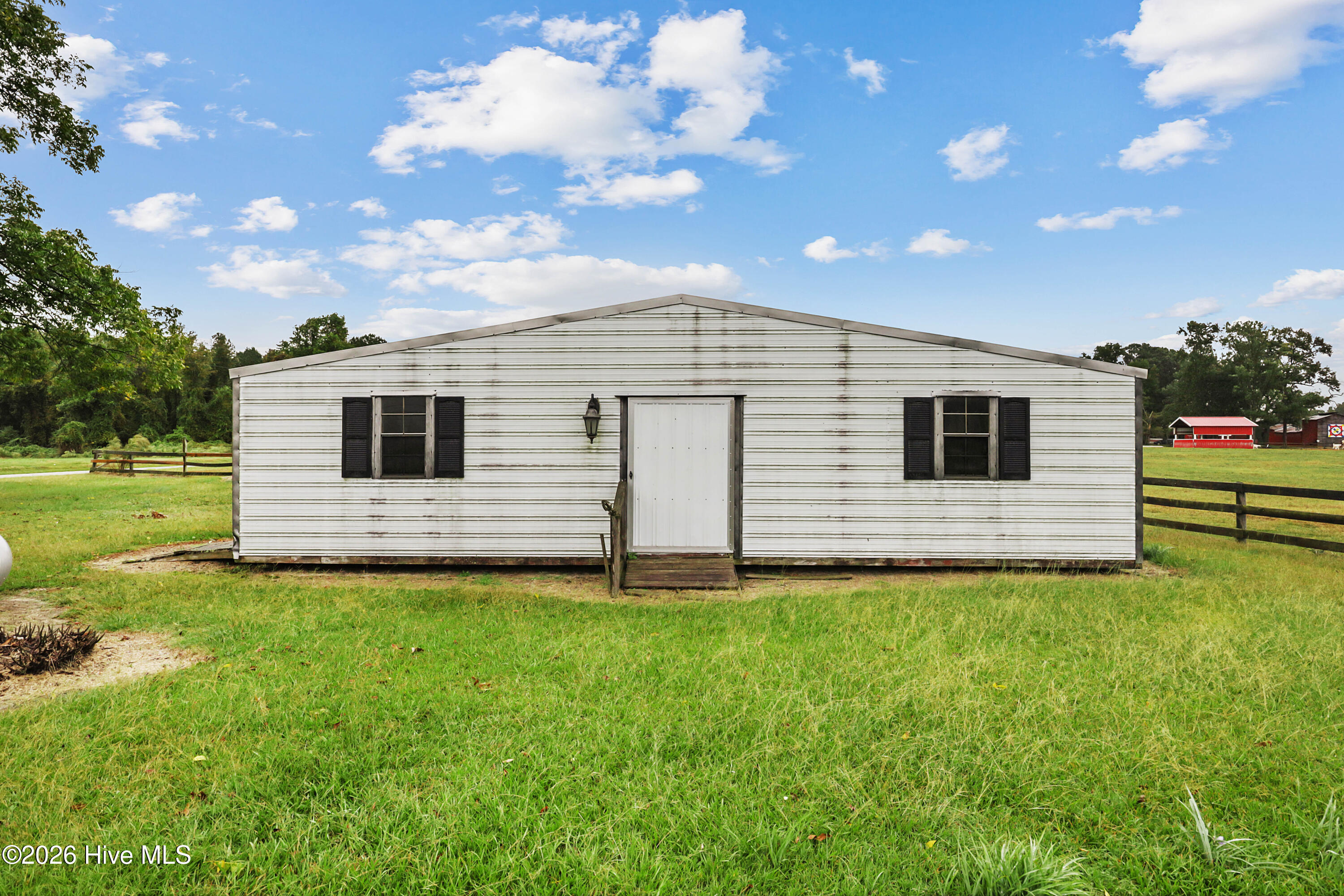 1169 Grantham School Road Property Photo 6