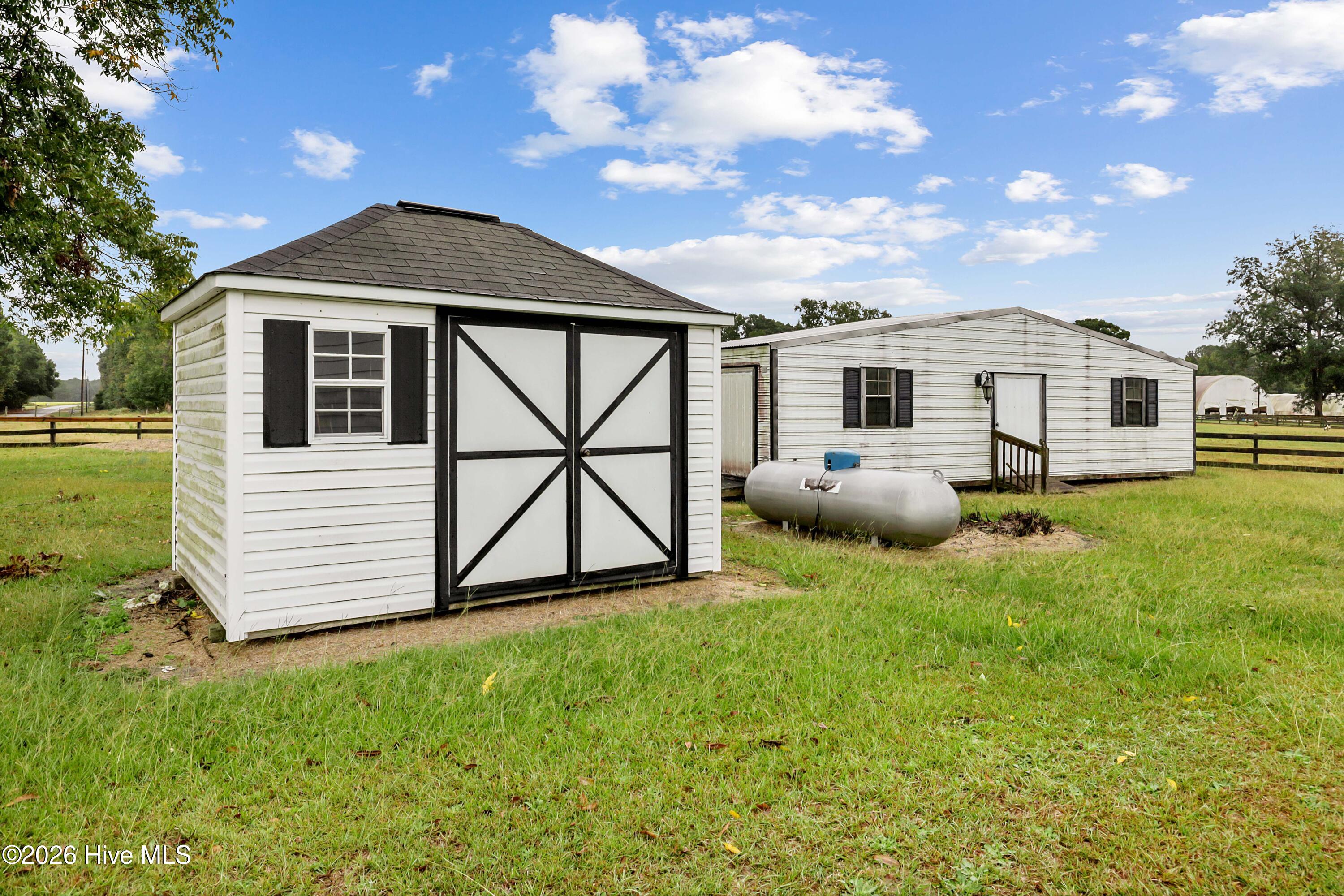 1169 Grantham School Road Property Photo 7