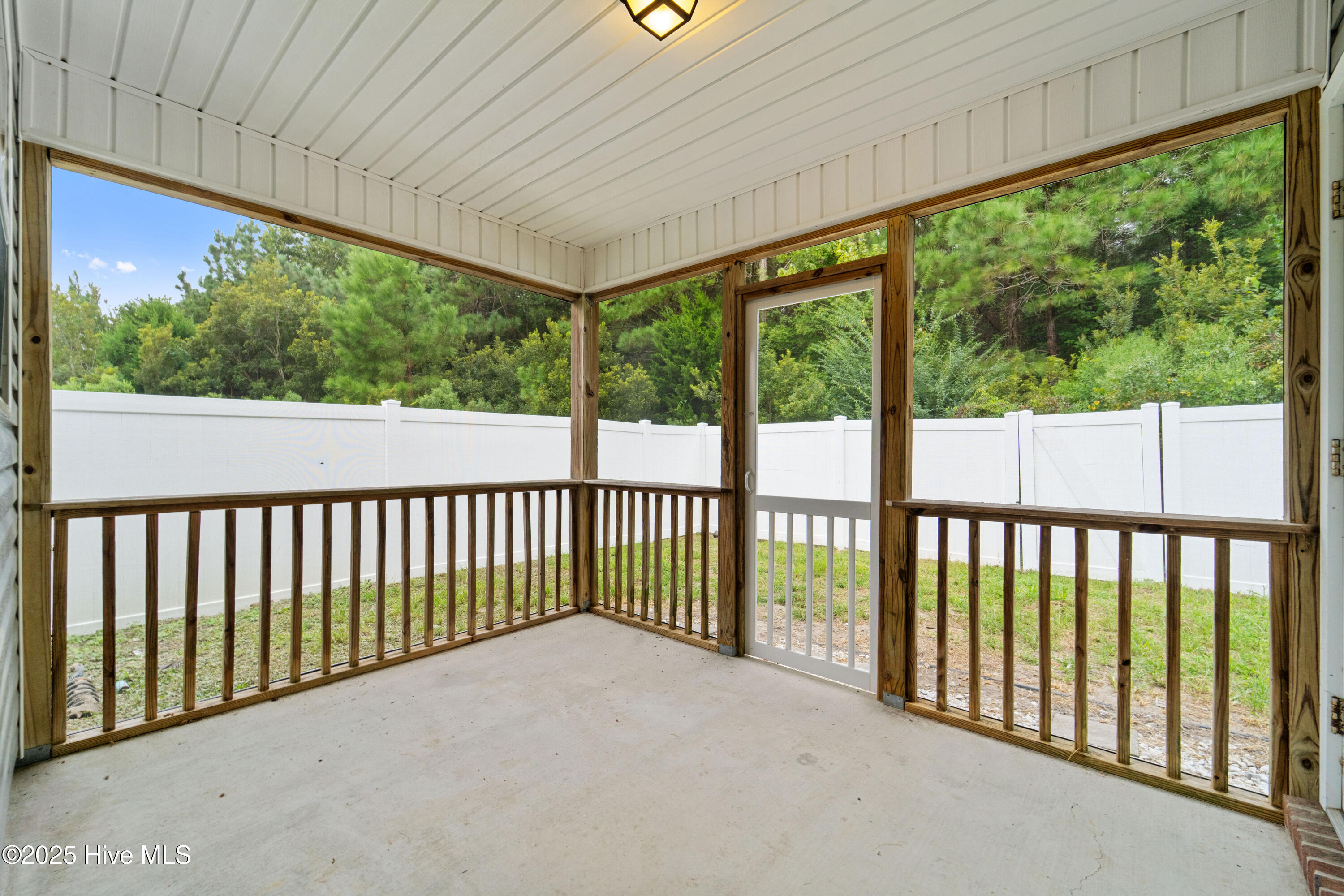 414 Glenhaven Lane Property Photo 17