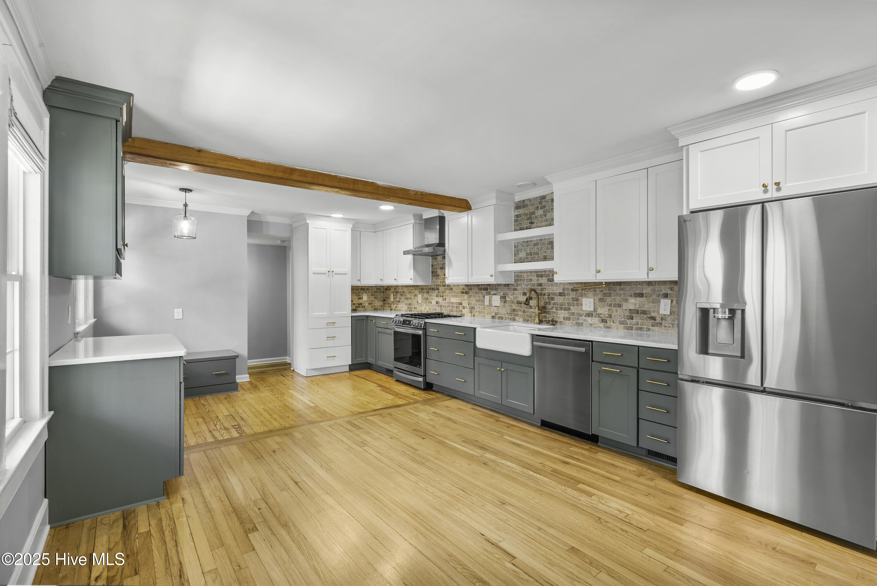 280 E Ohio Avenue Property Photo 5