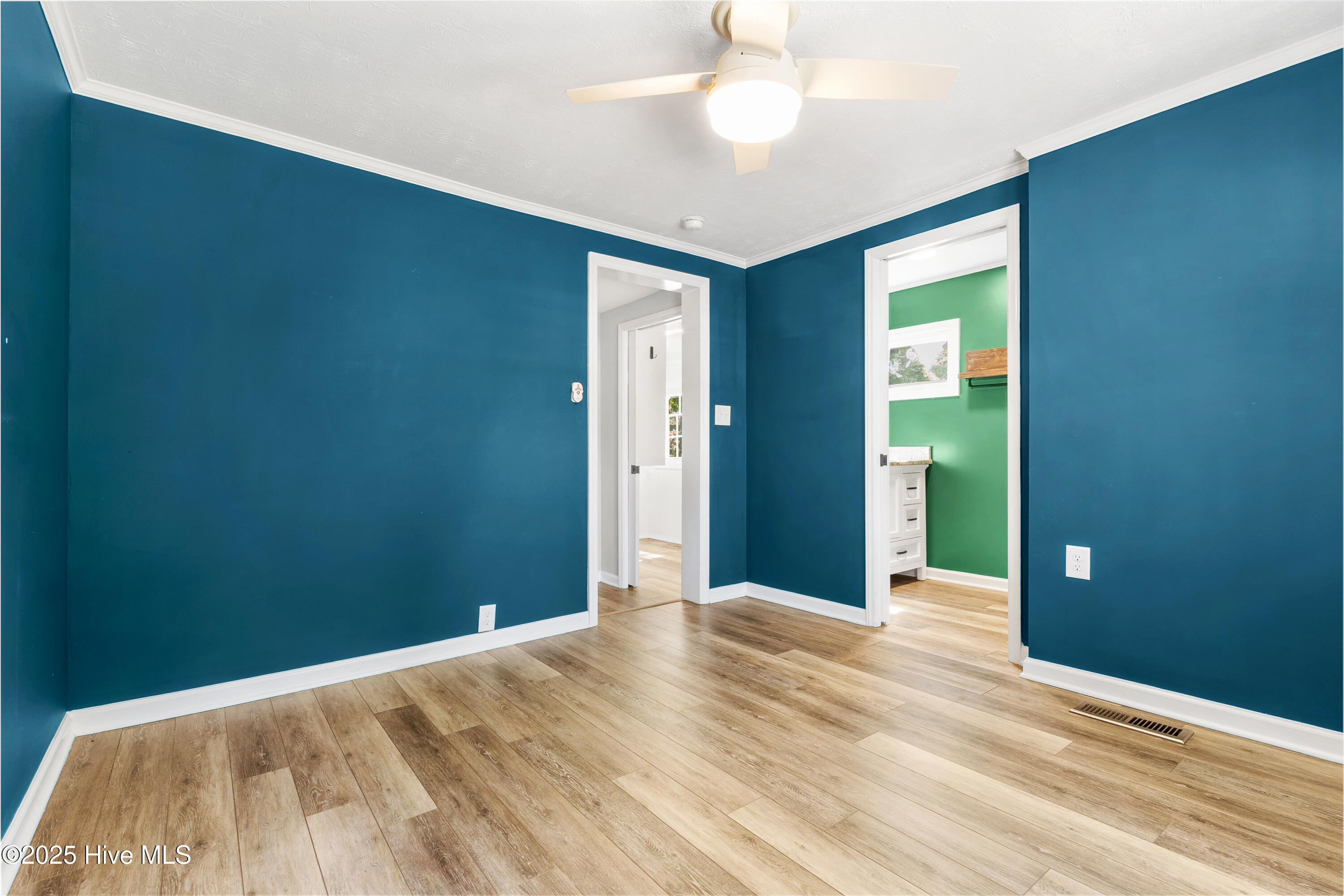 280 E Ohio Avenue Property Photo 10