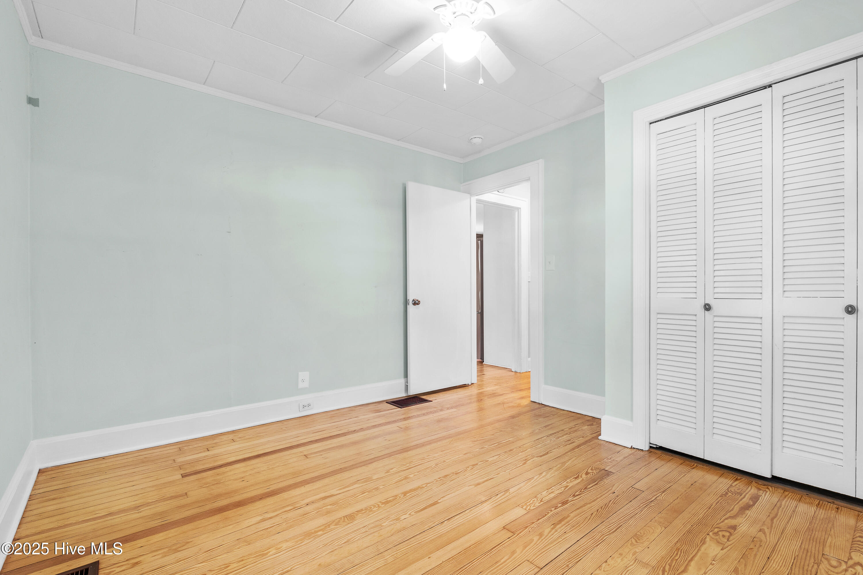 280 E Ohio Avenue Property Photo 15