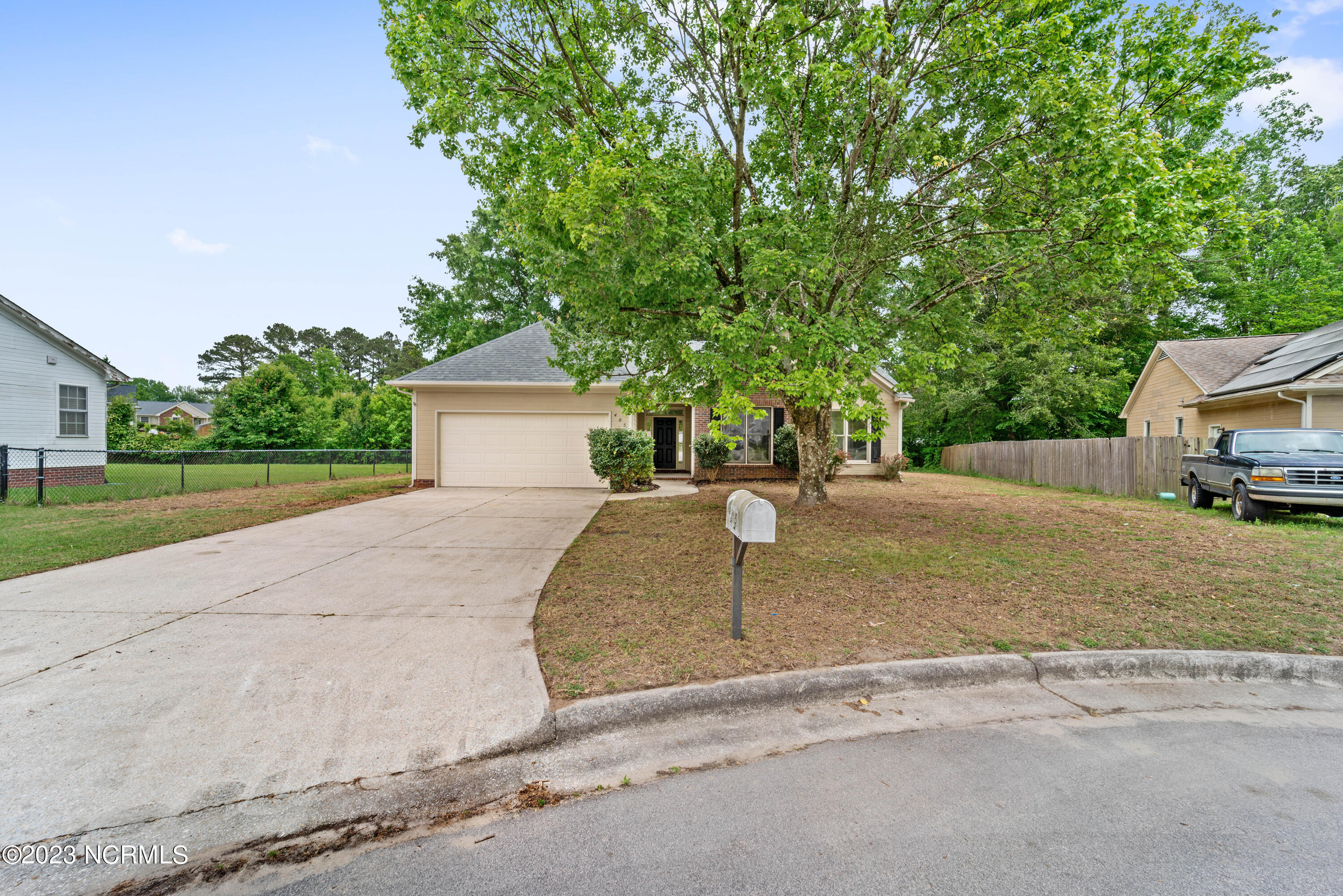 405 Windsong Court Property Photo 10