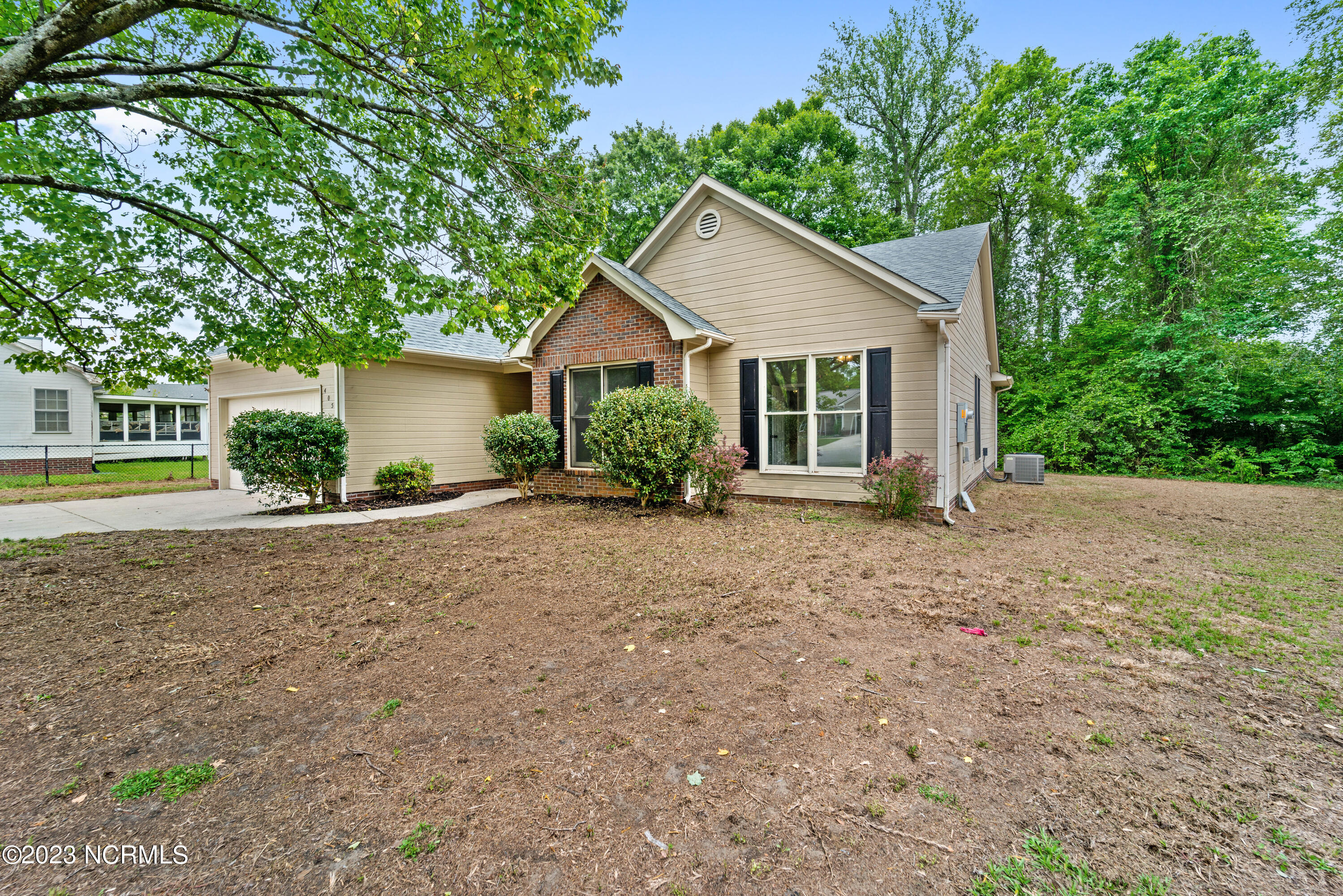 405 Windsong Court Property Photo 11