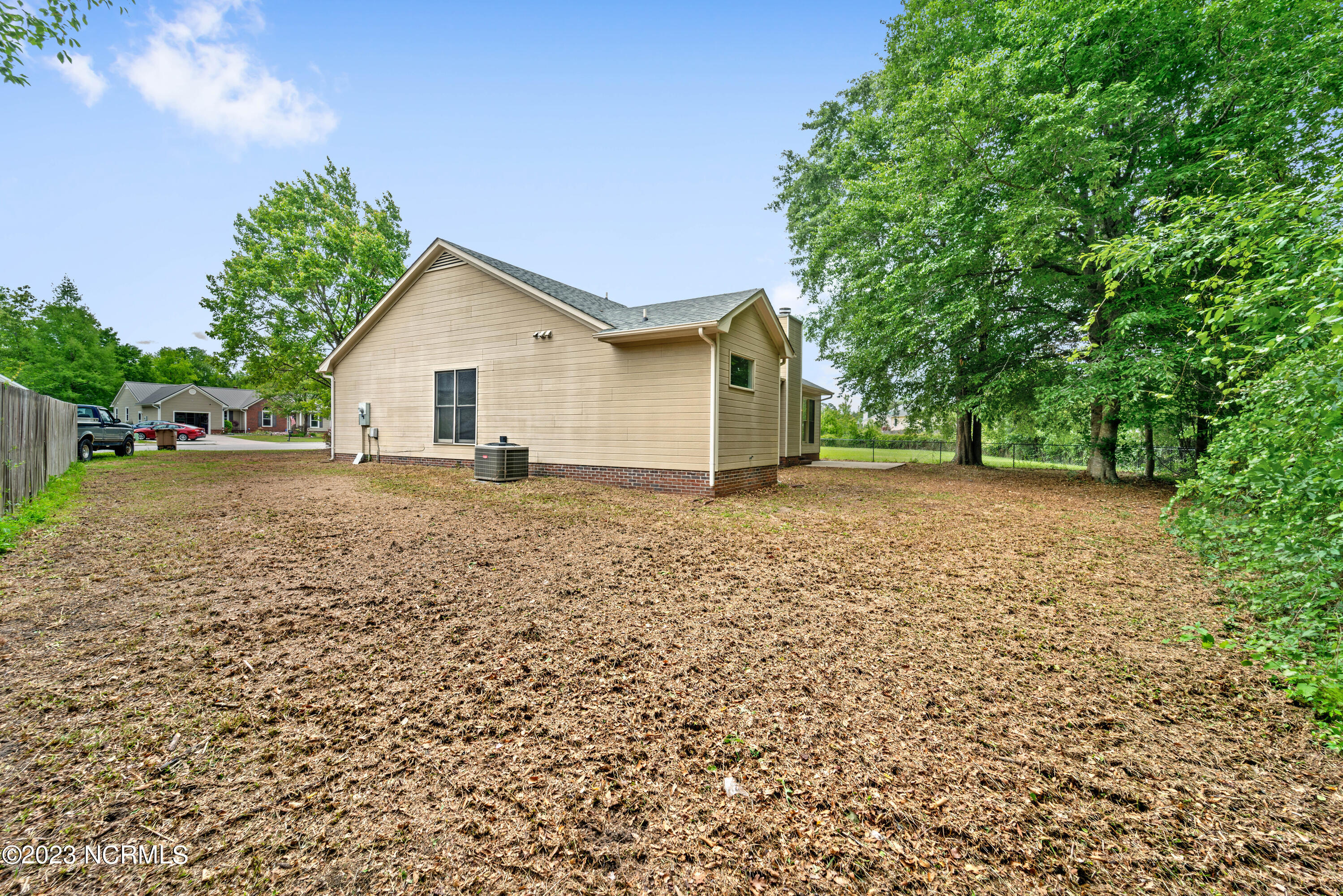 405 Windsong Court Property Photo 12