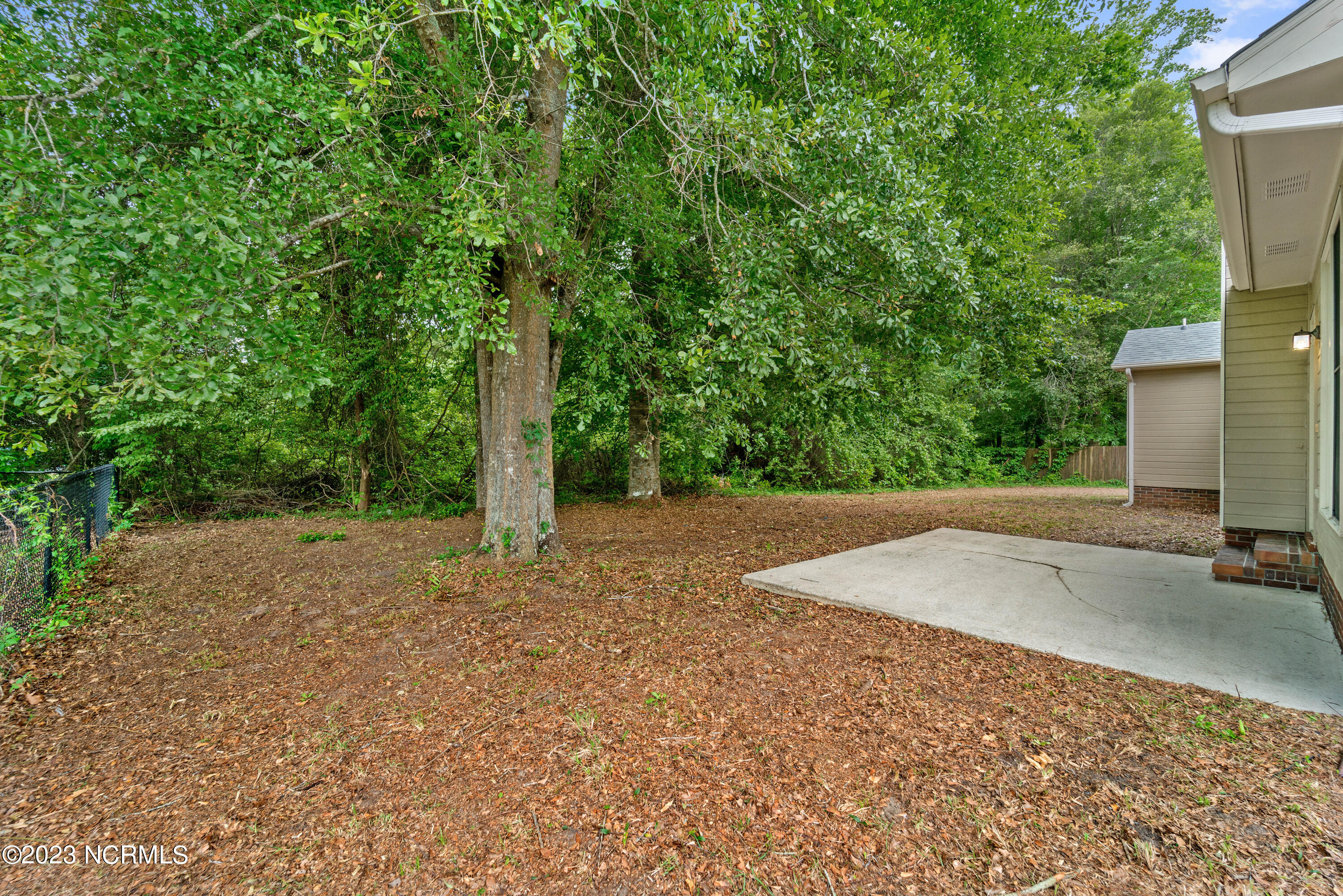 405 Windsong Court Property Photo 13
