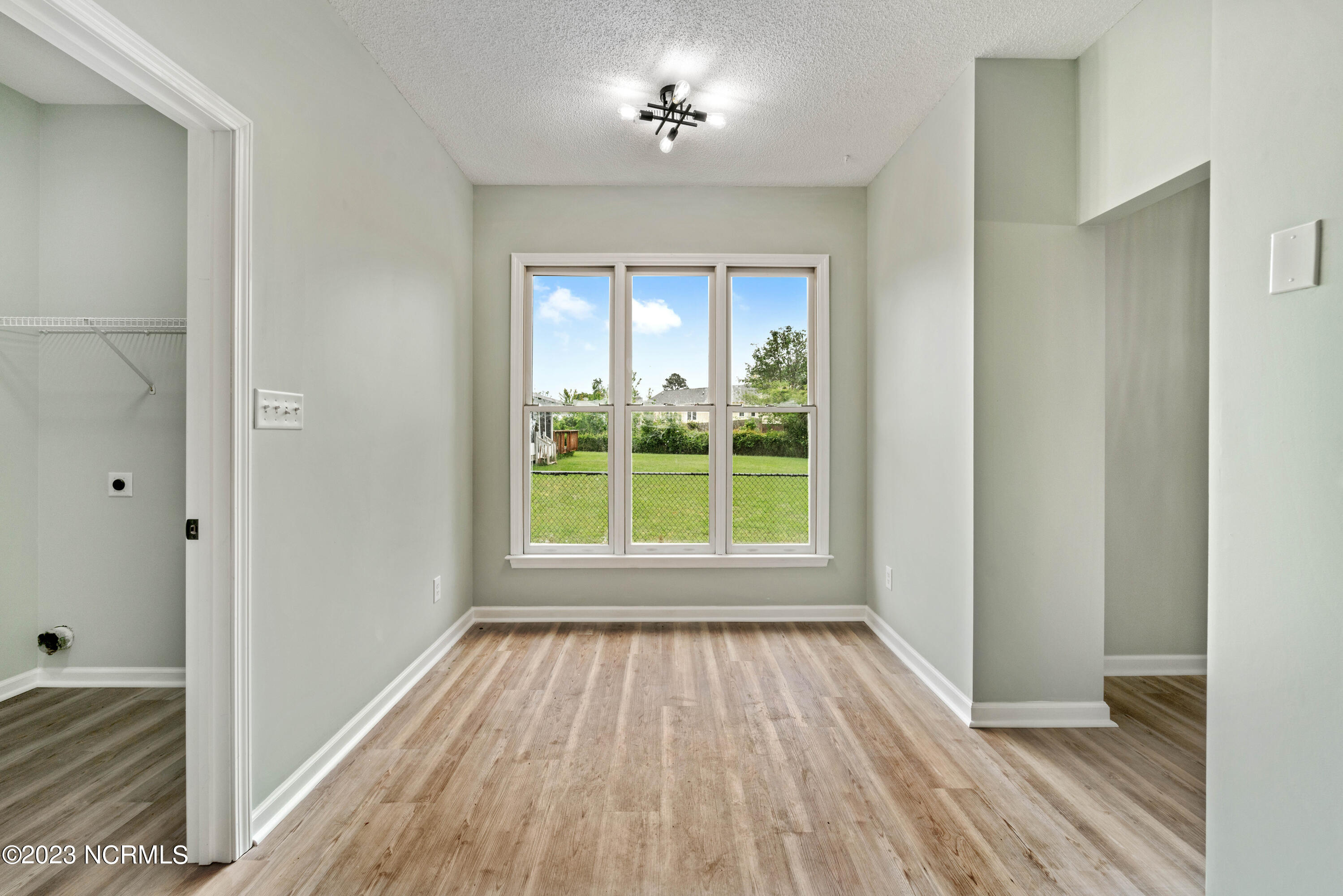 405 Windsong Court Property Photo 18
