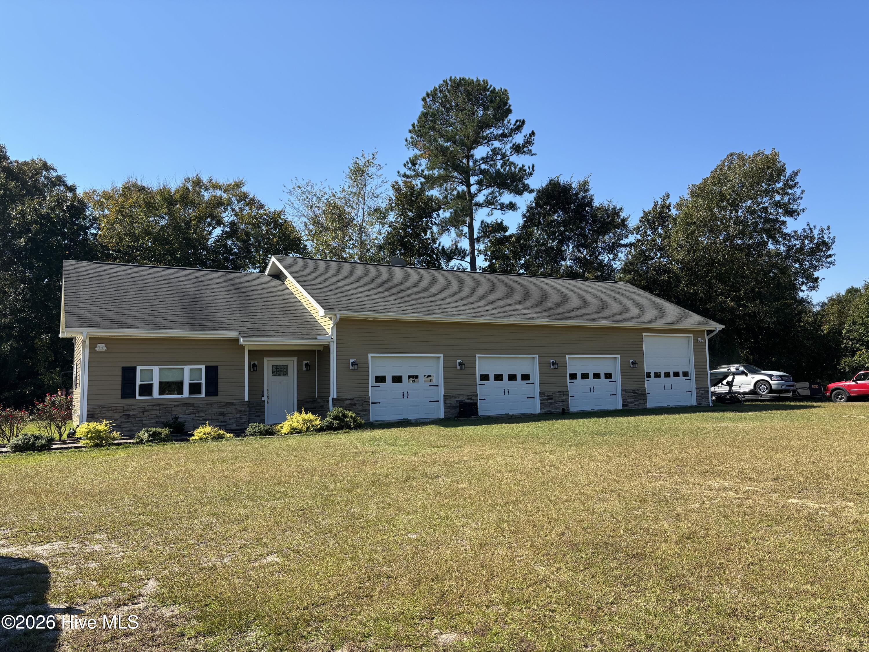593 La Wane Lane Property Photo 3