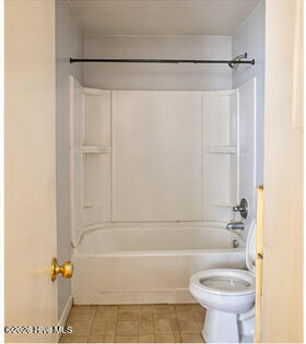 702 E 8th Street Property Photo 5