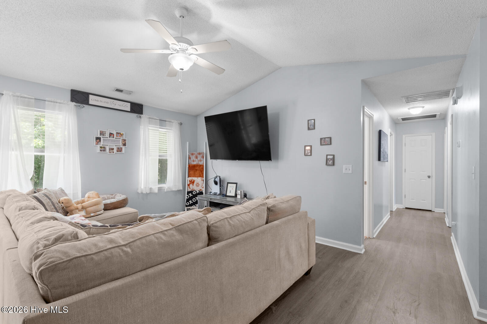 216 S Creek Drive Property Photo 5