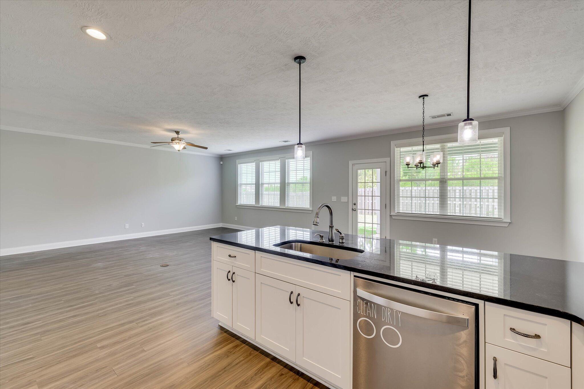 445 Longmeadow Drive Property Photo 15