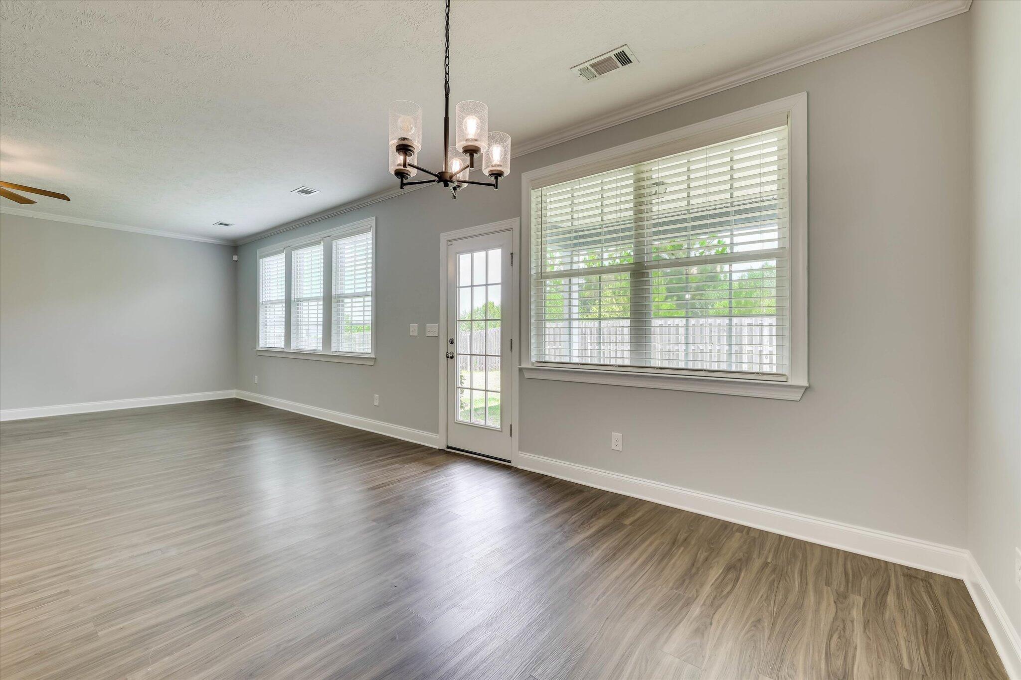 445 Longmeadow Drive Property Photo 18