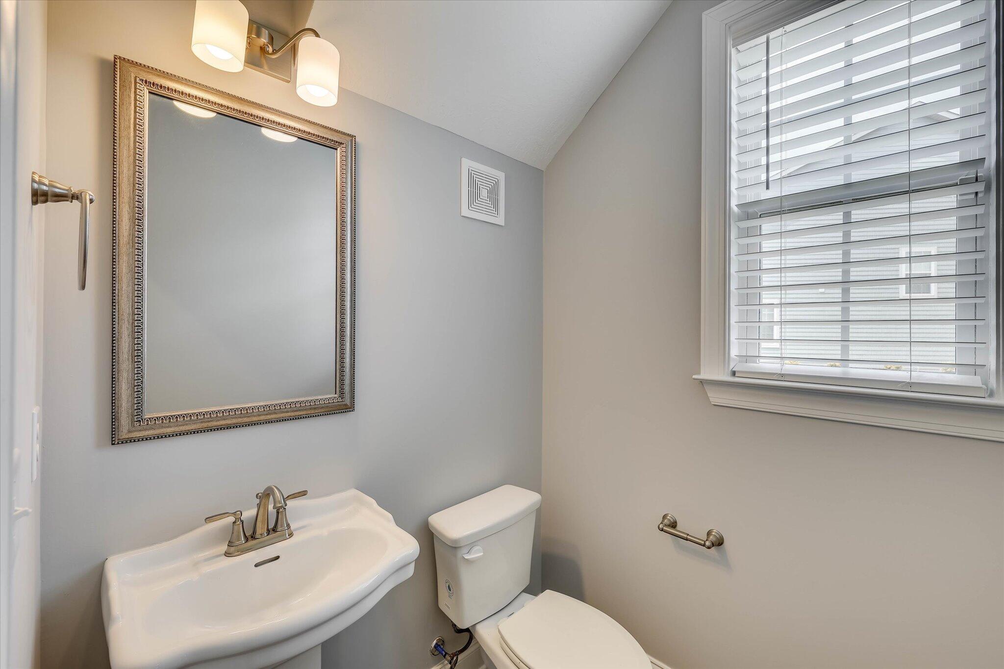 445 Longmeadow Drive Property Photo 22