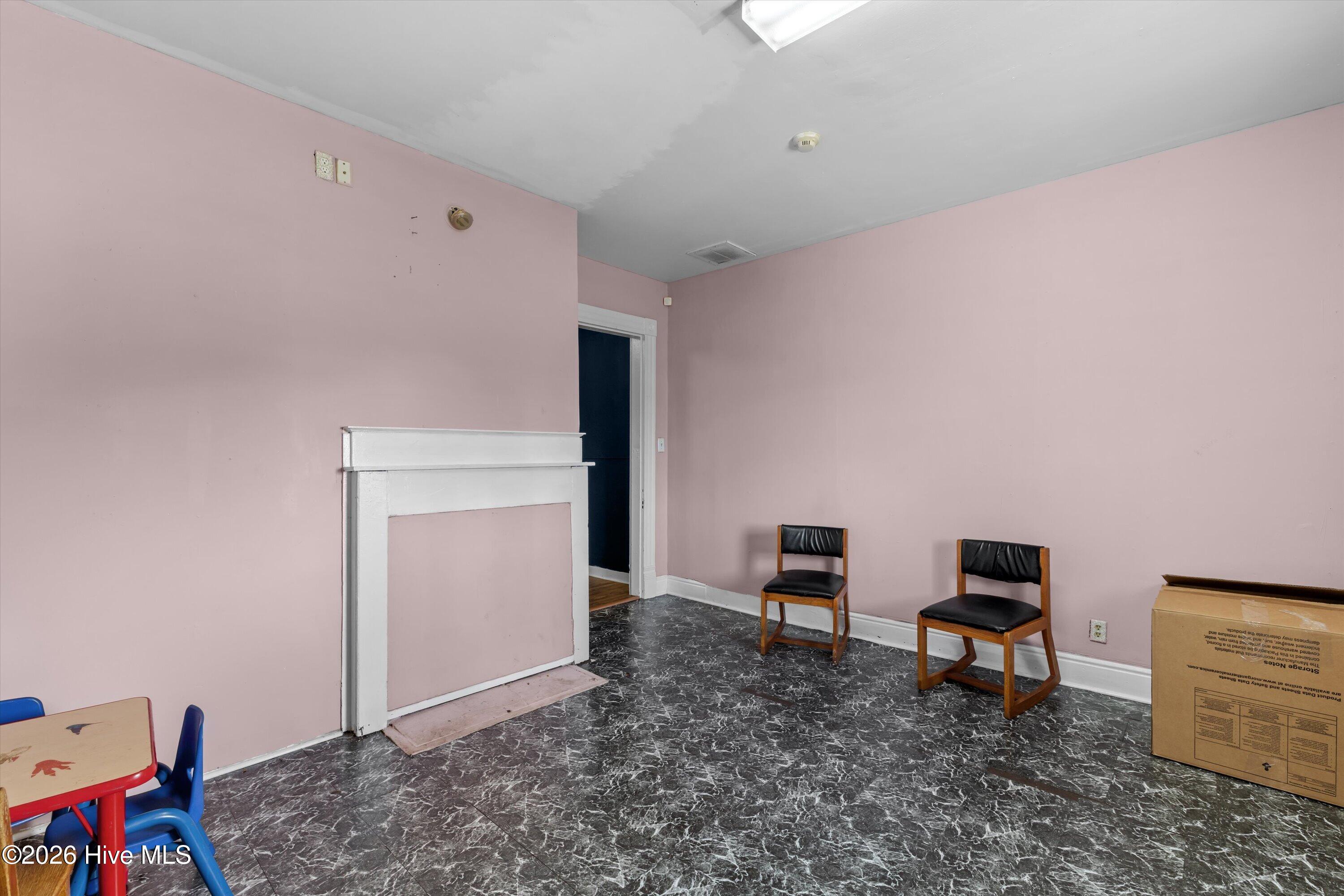 505 E 6th Street Property Photo 15