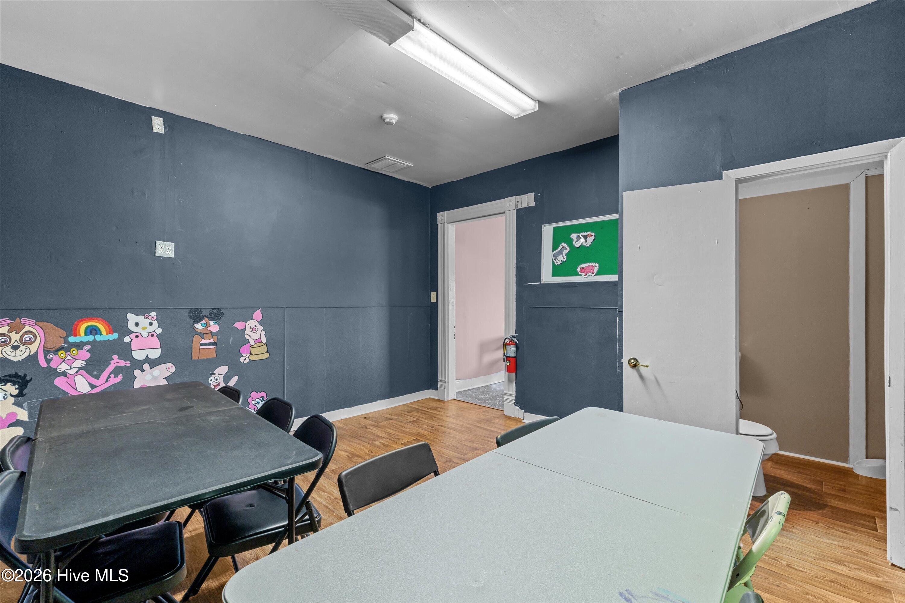 505 E 6th Street Property Photo 18