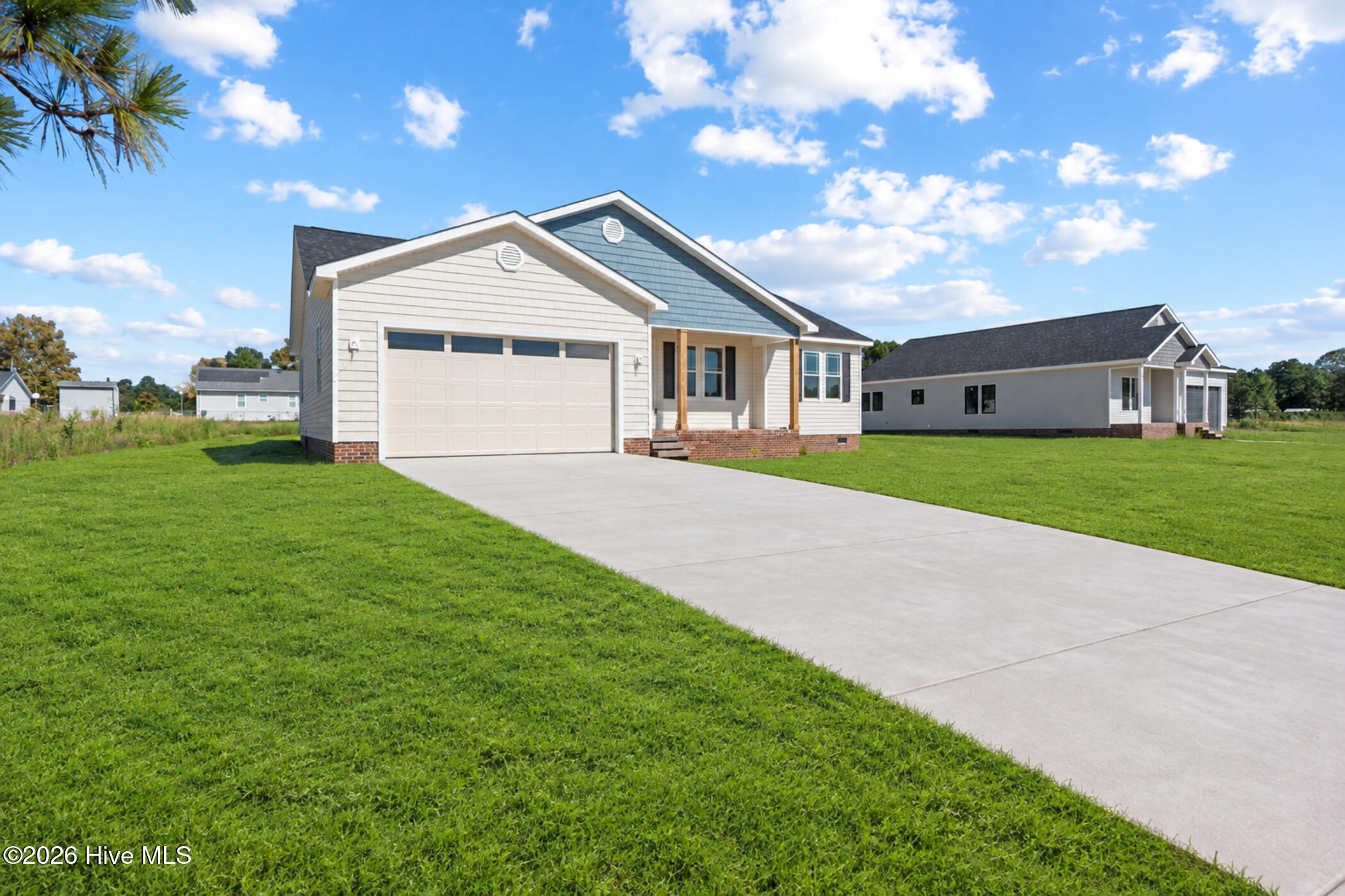284 Adelia Drive Property Photo 2