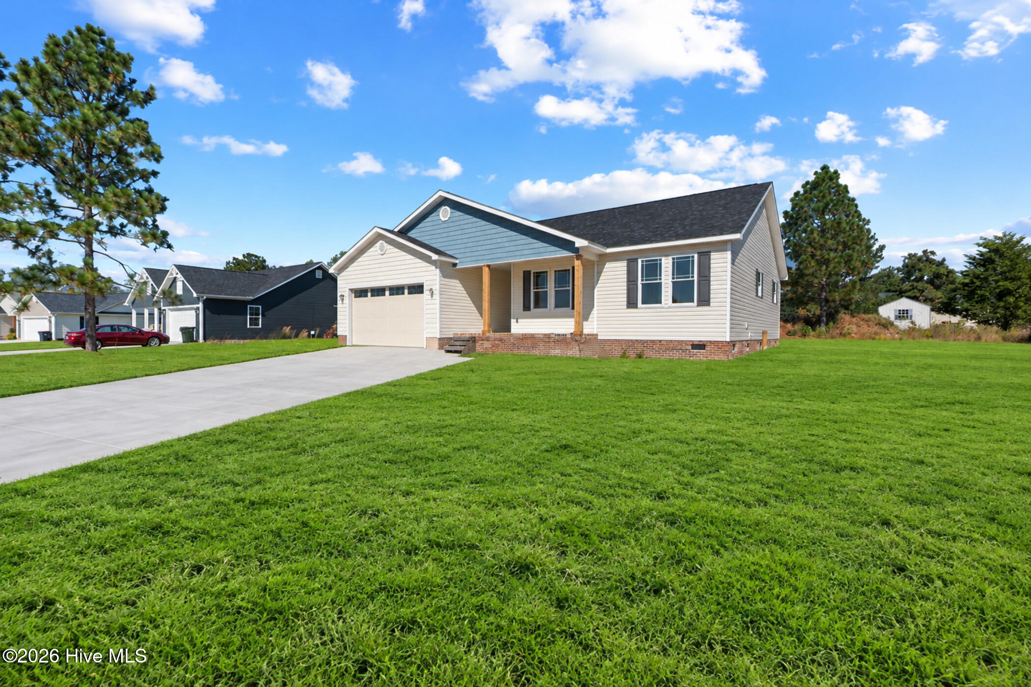 284 Adelia Drive Property Photo 3