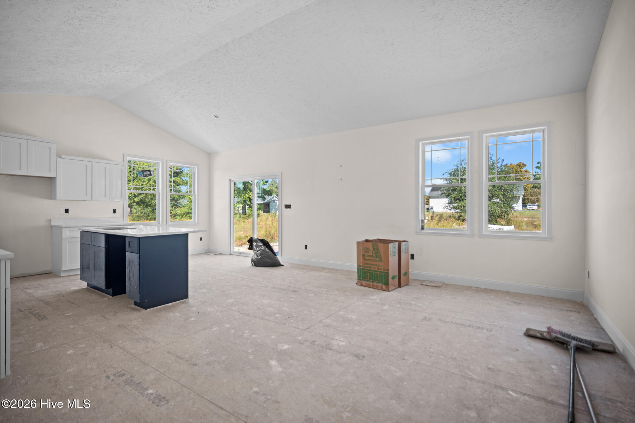284 Adelia Drive Property Photo 5
