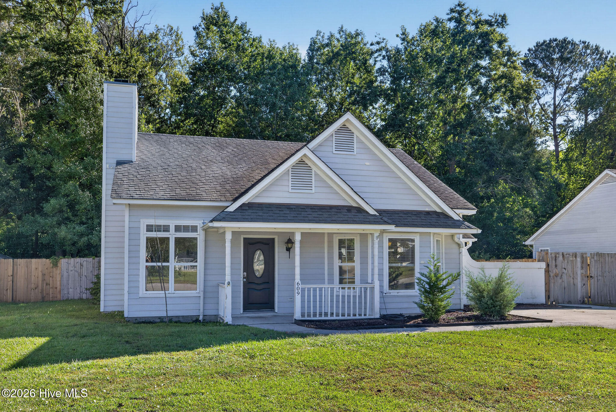 609 Bay Blossom Drive Property Photo 2