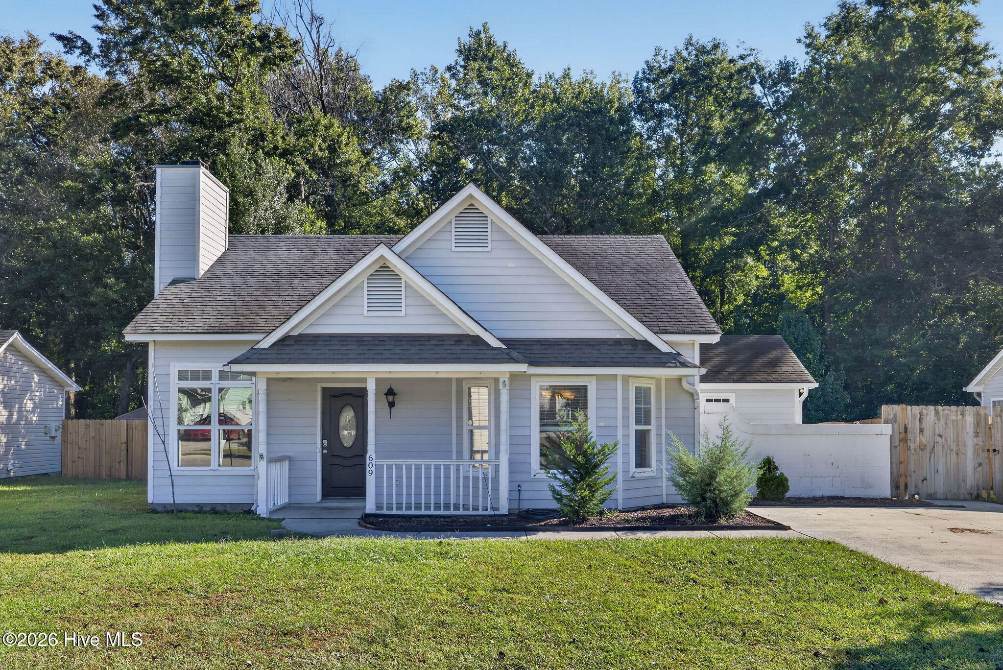 609 Bay Blossom Drive Property Photo 3
