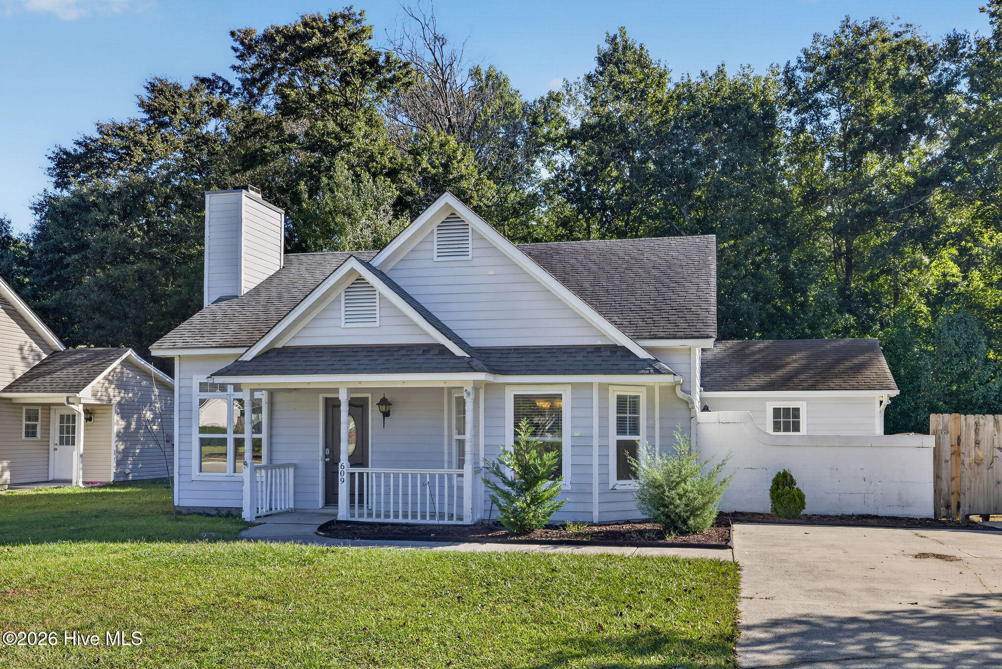 609 Bay Blossom Drive Property Photo 4