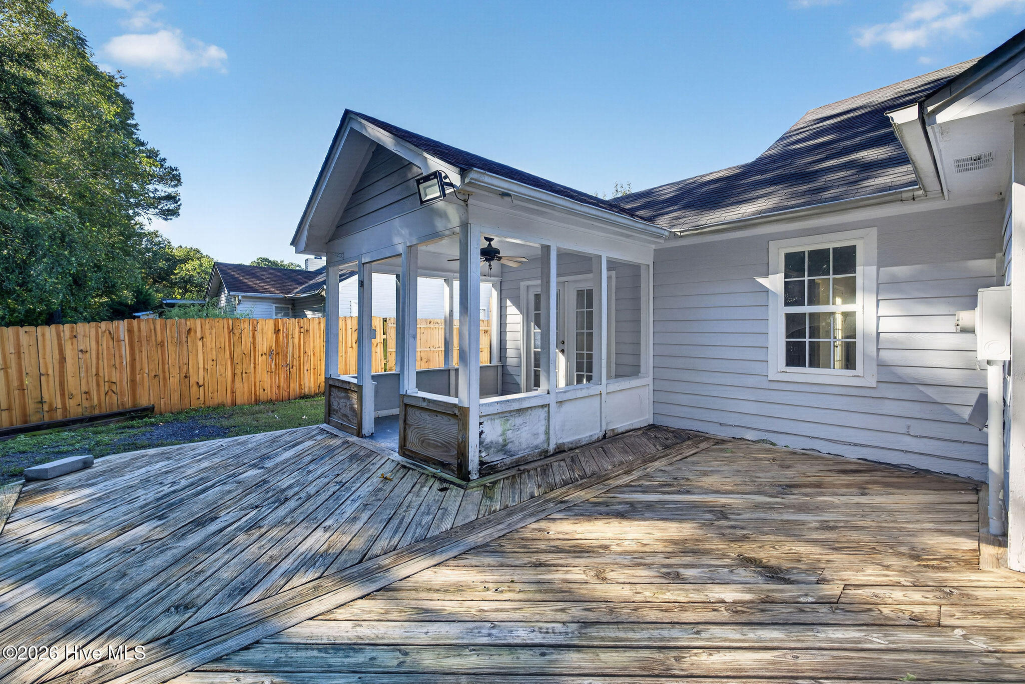 609 Bay Blossom Drive Property Photo 13