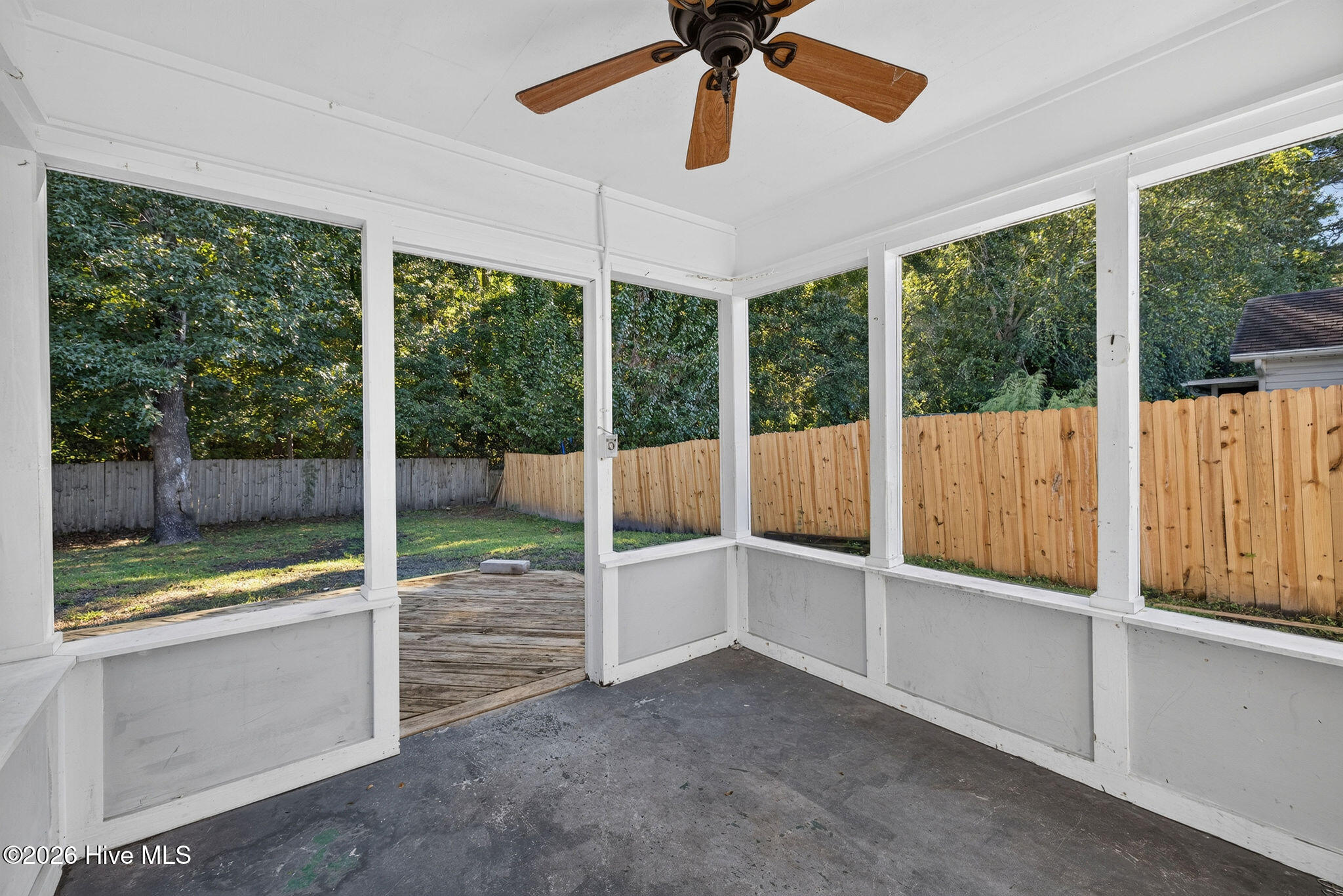 609 Bay Blossom Drive Property Photo 16