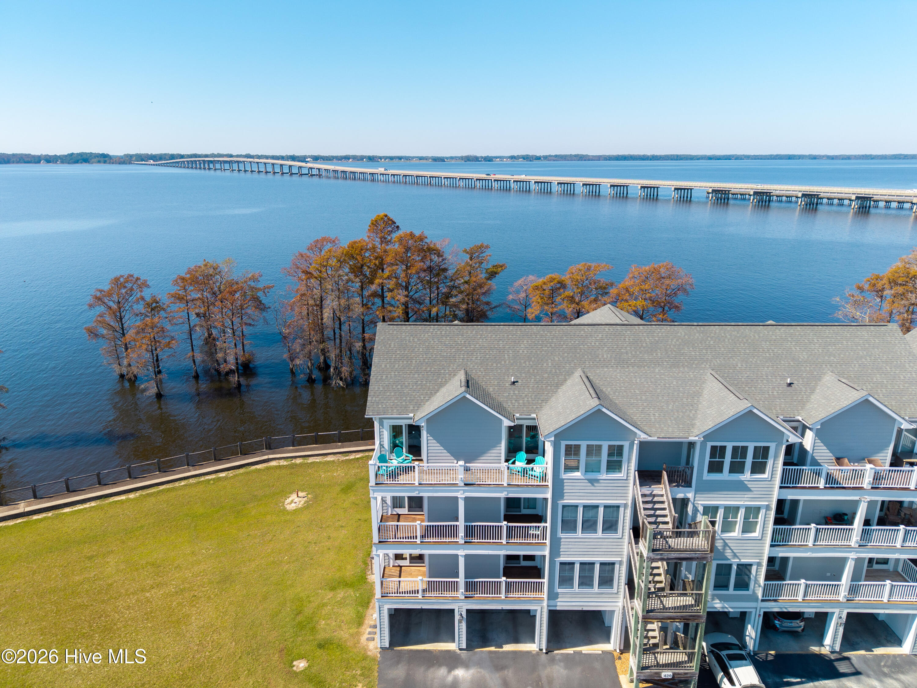 420 Captains Cove Unit B Property Photo 5