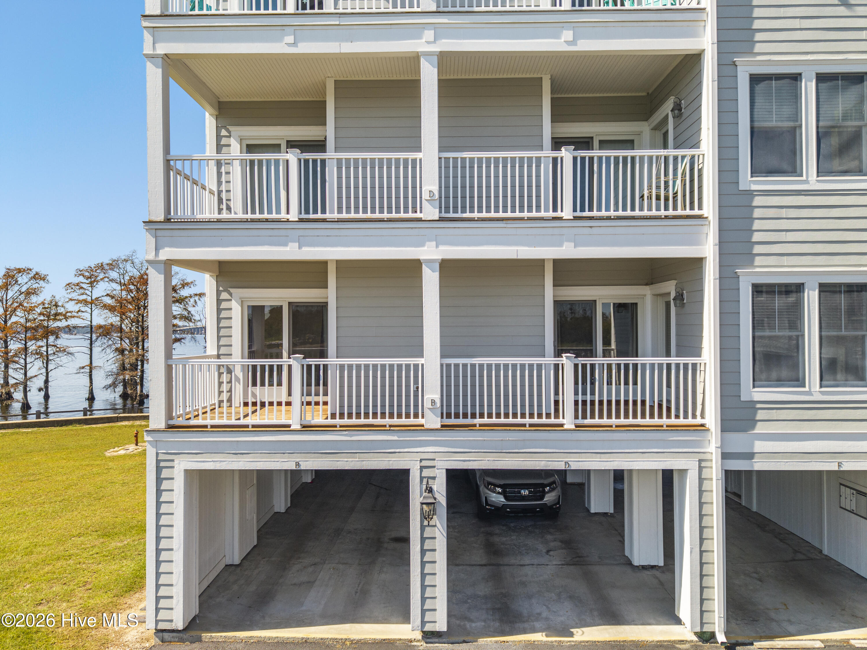 420 Captains Cove Unit B Property Photo 7