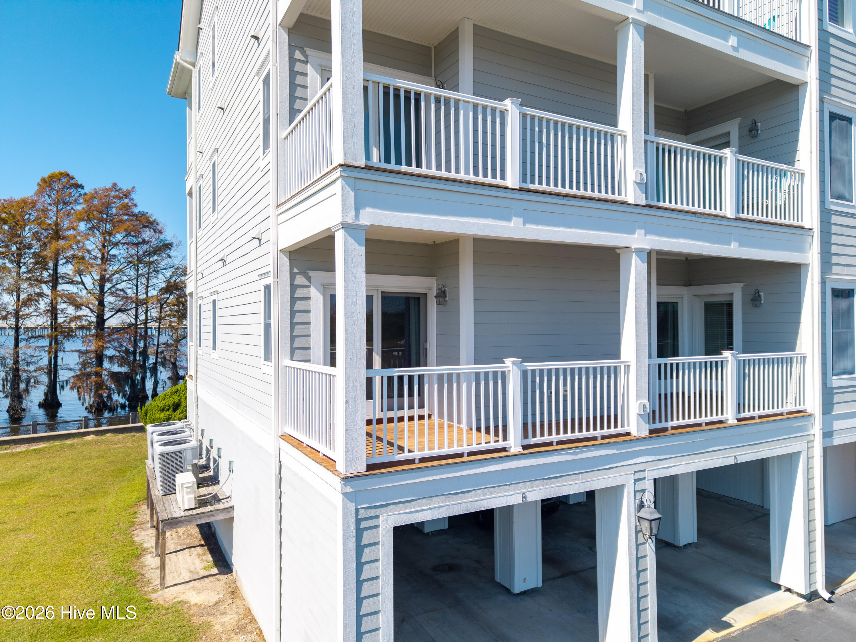420 Captains Cove Unit B Property Photo 8