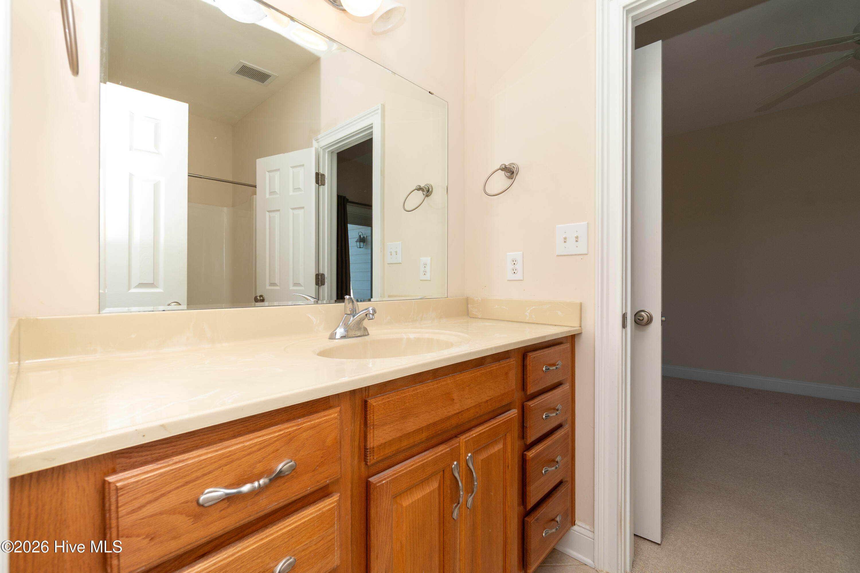 420 Captains Cove Unit B Property Photo 28