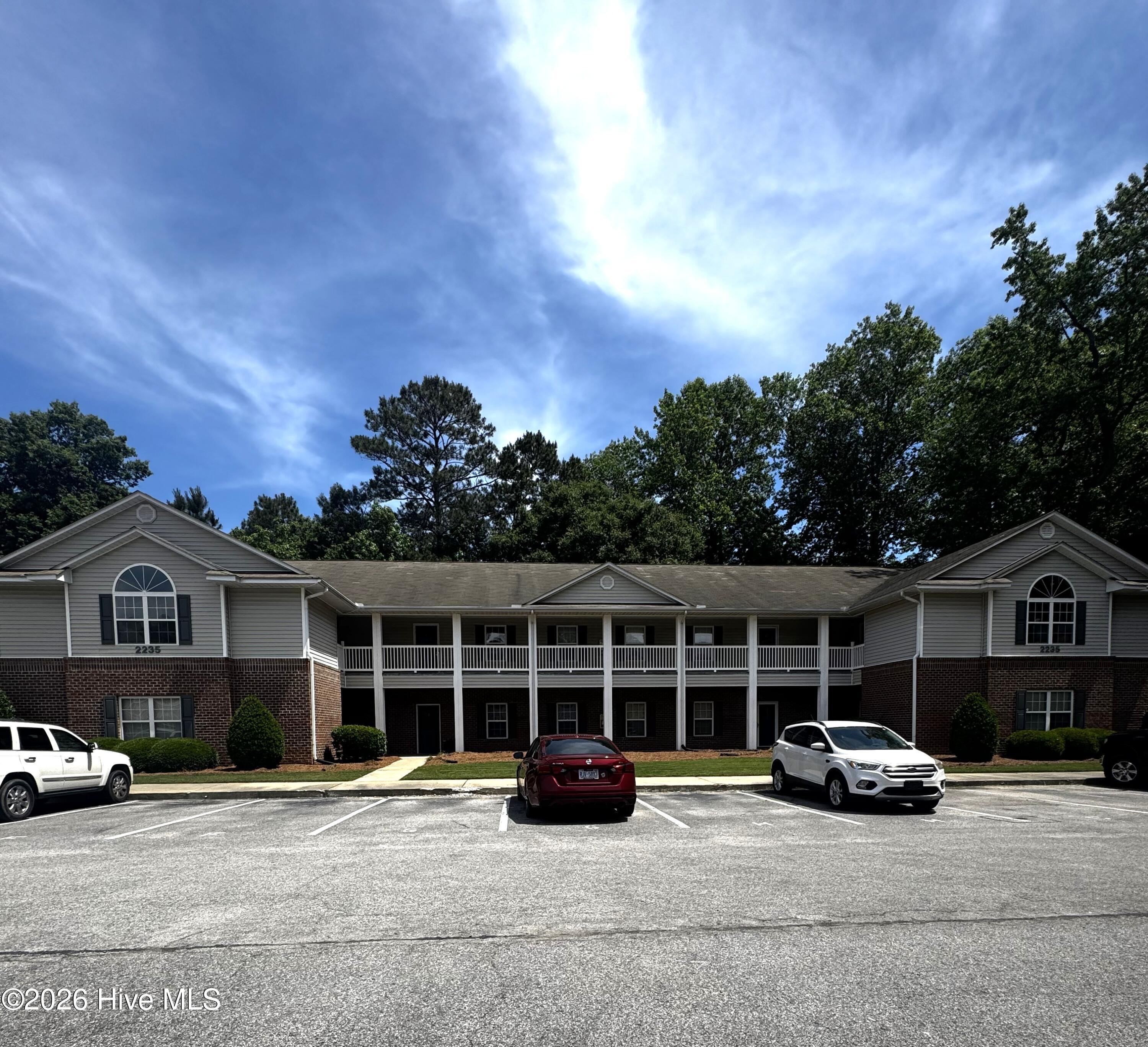 2235 Locksley Woods Drive E Property Photo 1
