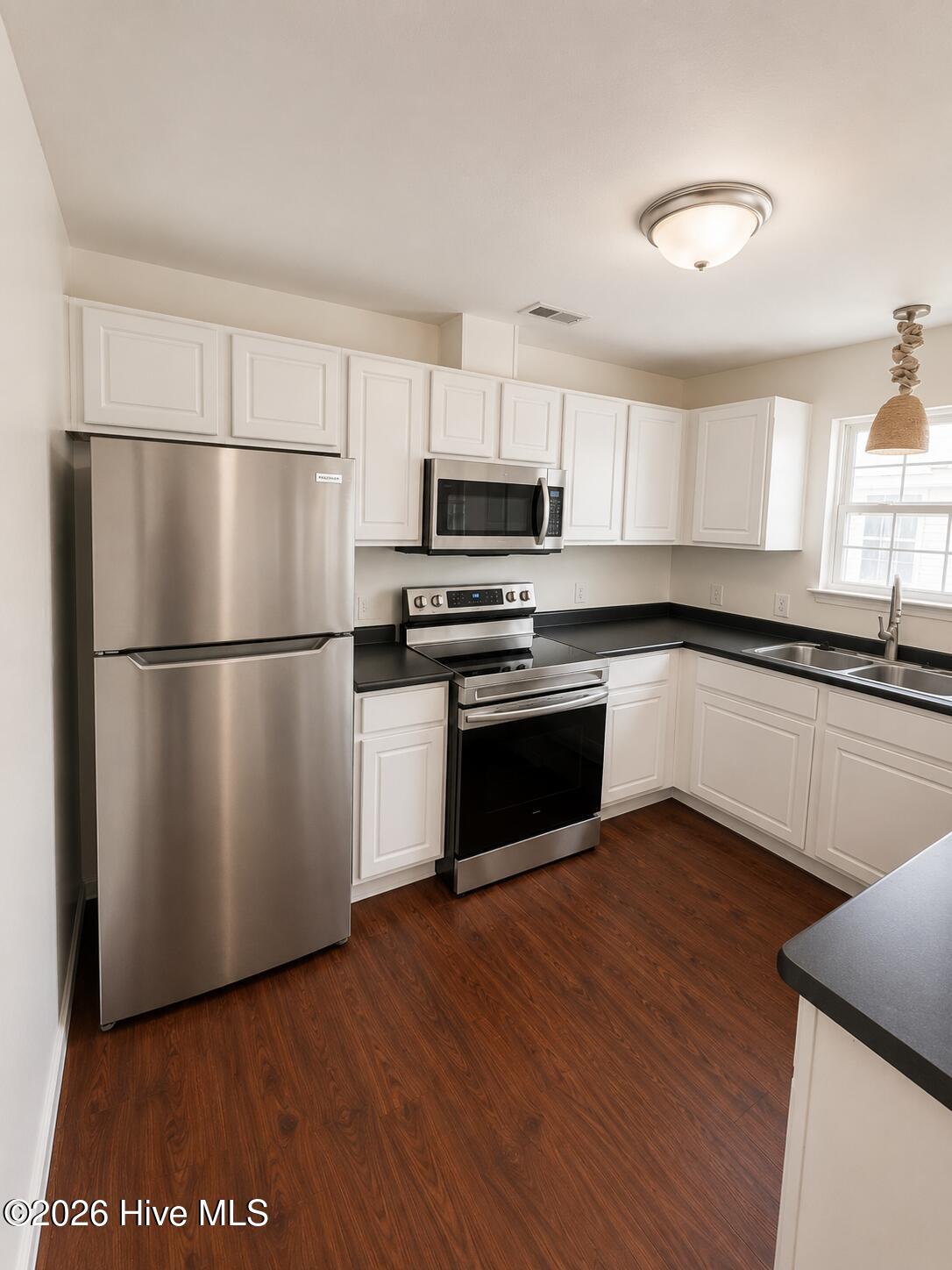 2235 Locksley Woods Drive E Property Photo 11