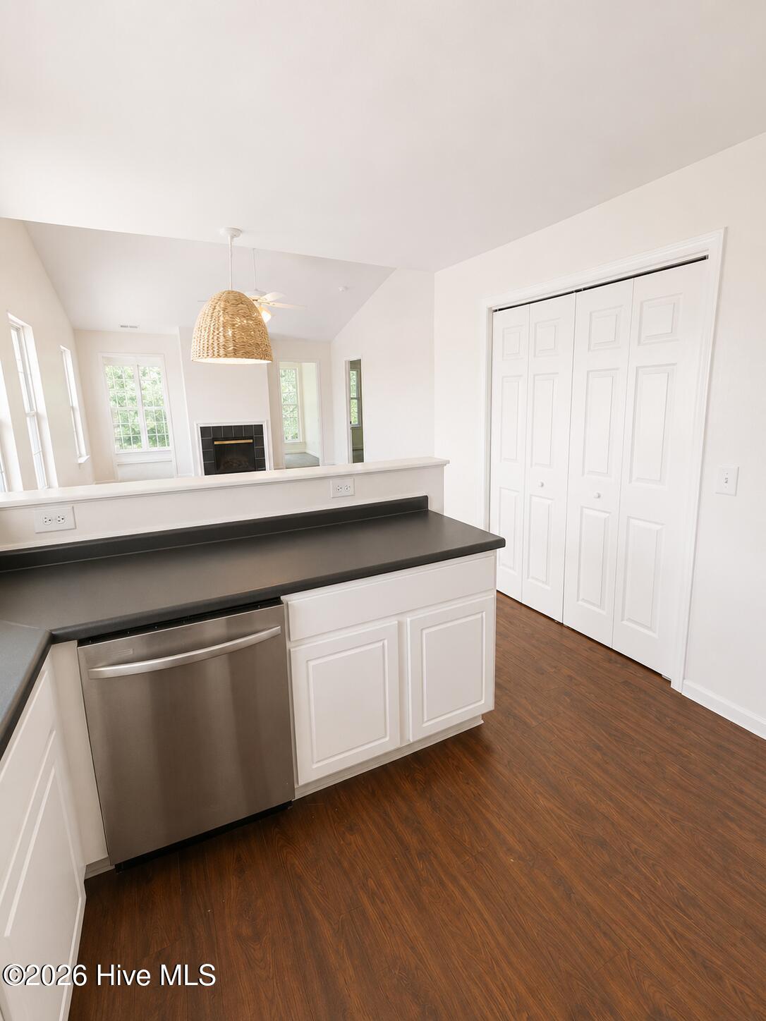 2235 Locksley Woods Drive E Property Photo 12