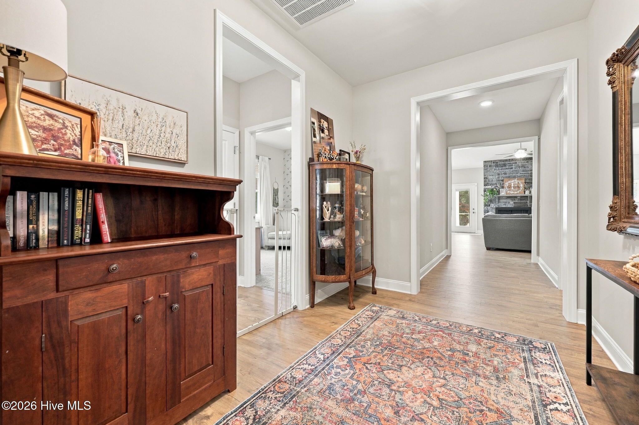 242 Thistle Court Property Photo 4