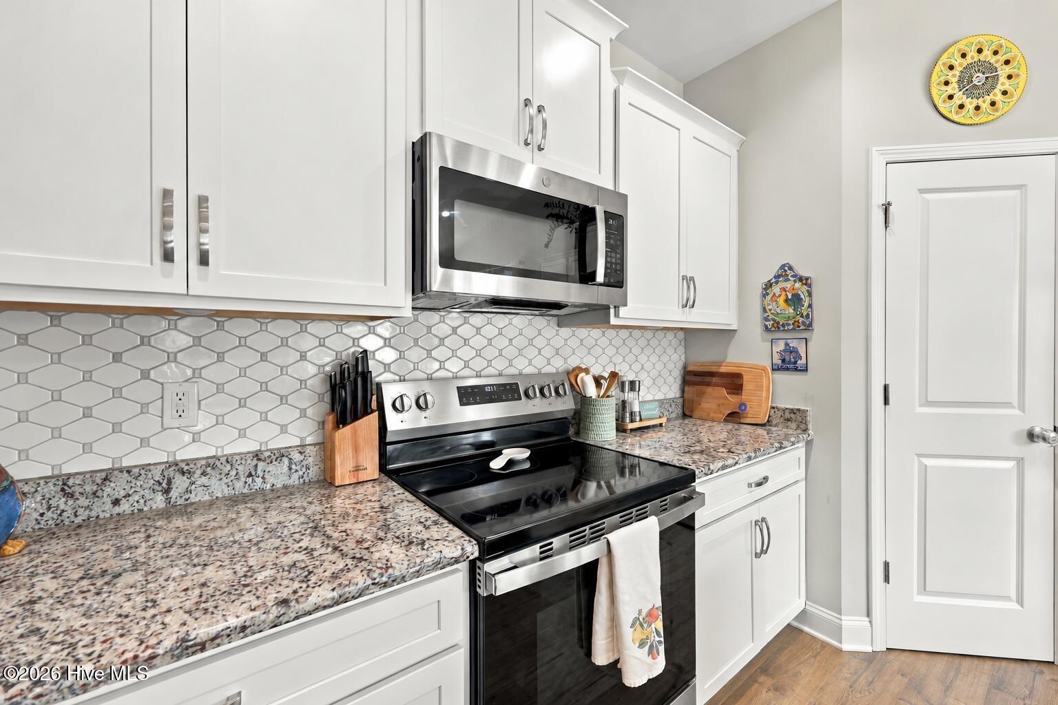 242 Thistle Court Property Photo 12