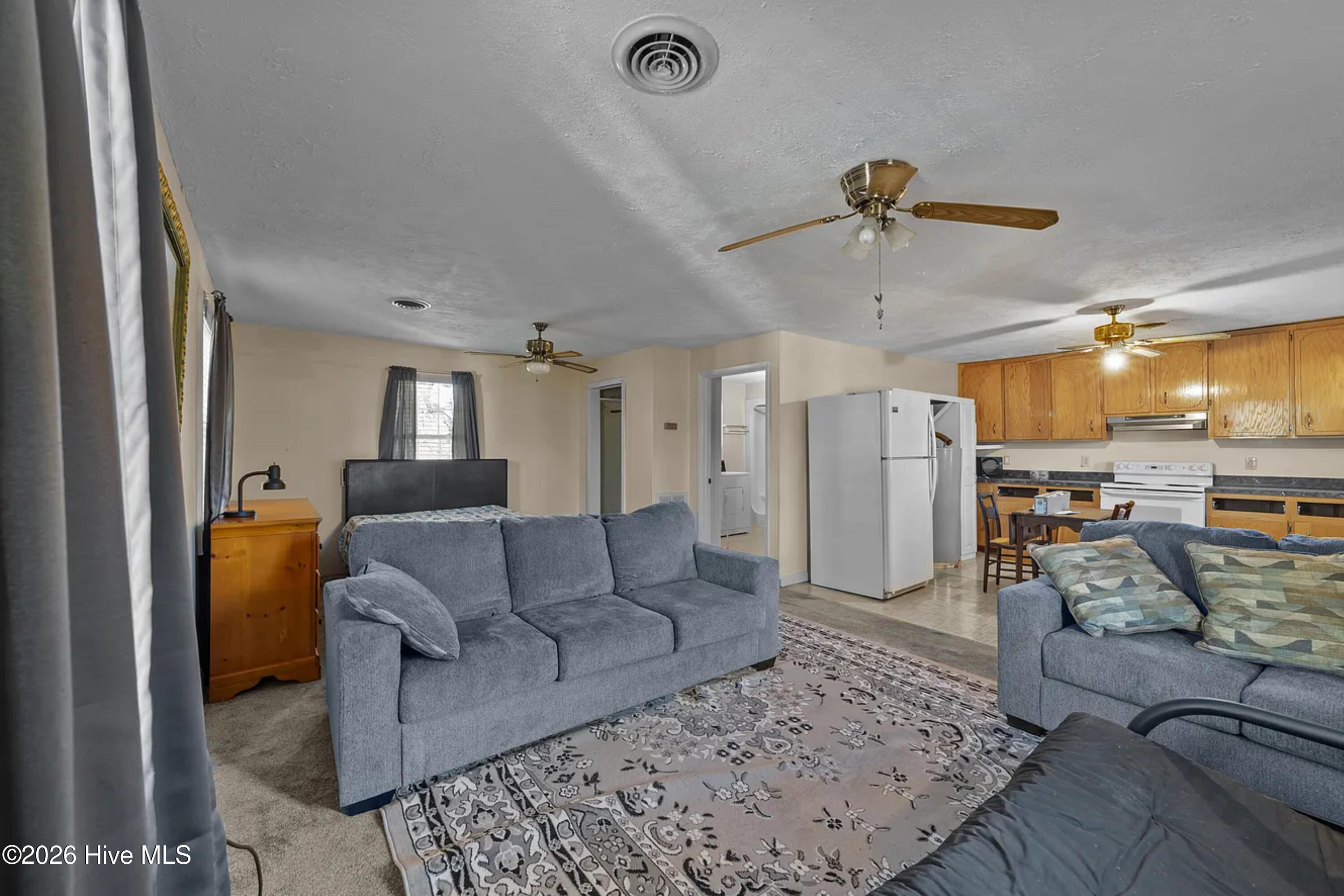 144 Victoria Drive Property Photo 9