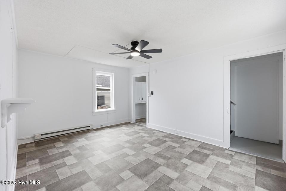 200 Queen Street Property Photo 6