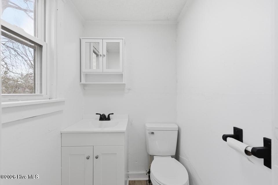 200 Queen Street Property Photo 9