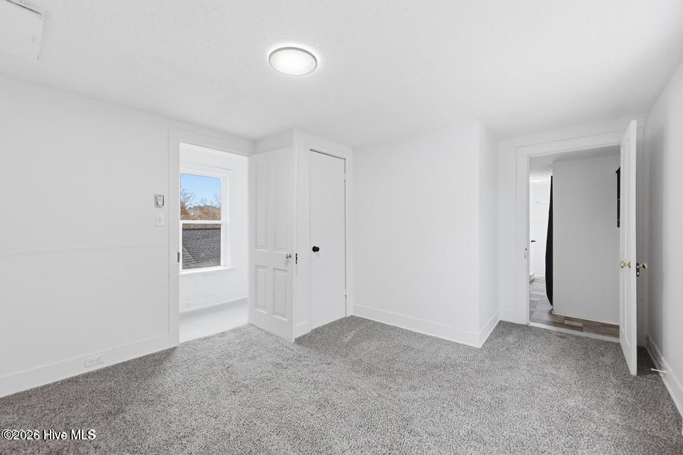 200 Queen Street Property Photo 12