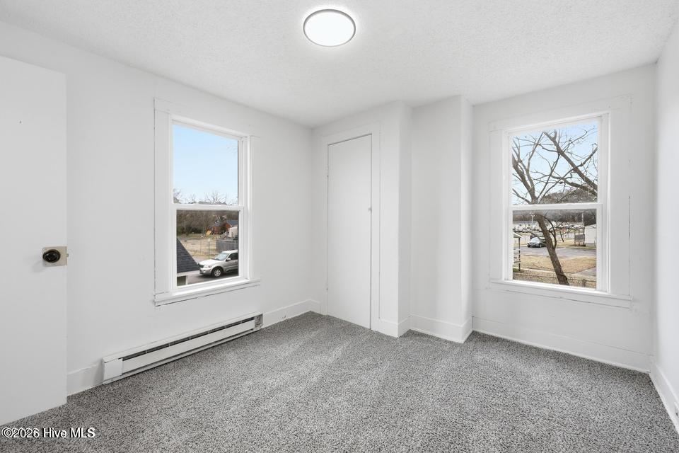 200 Queen Street Property Photo 15