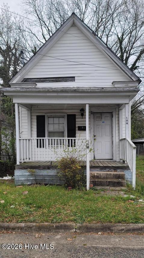 106 Ash Street E Property Photo 1