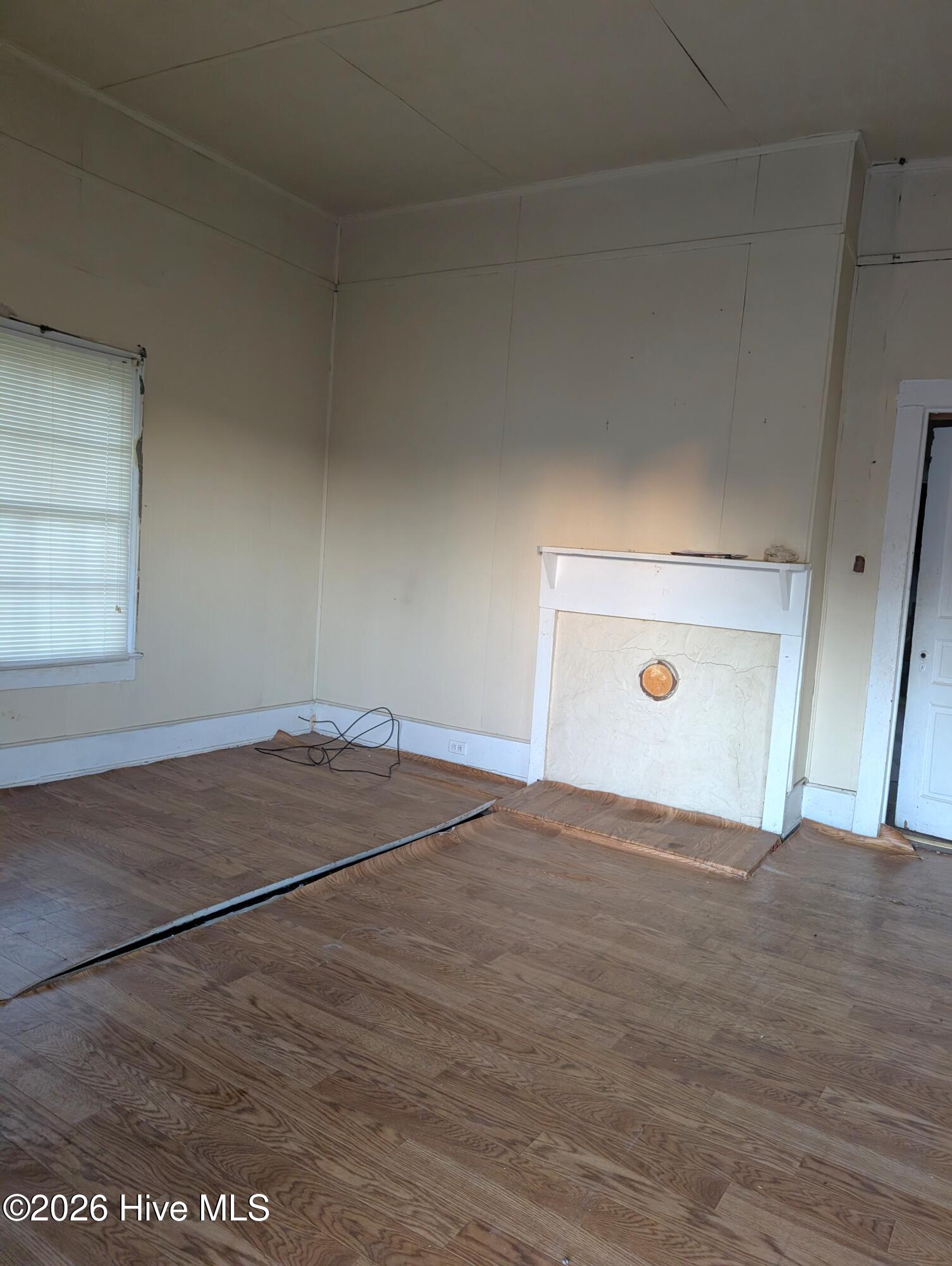 106 Ash Street E Property Photo 3
