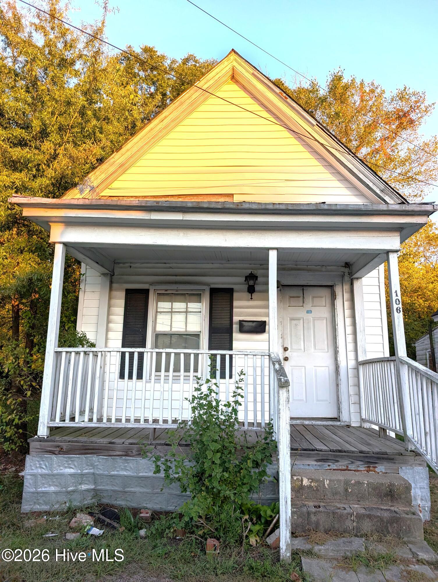 106 Ash Street E Property Photo 10