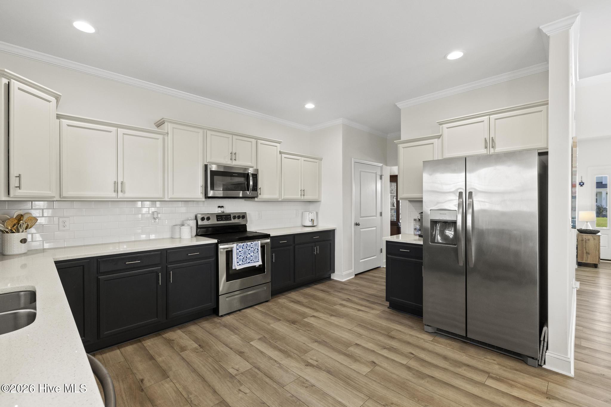 228 Coastline Circle Property Photo 3