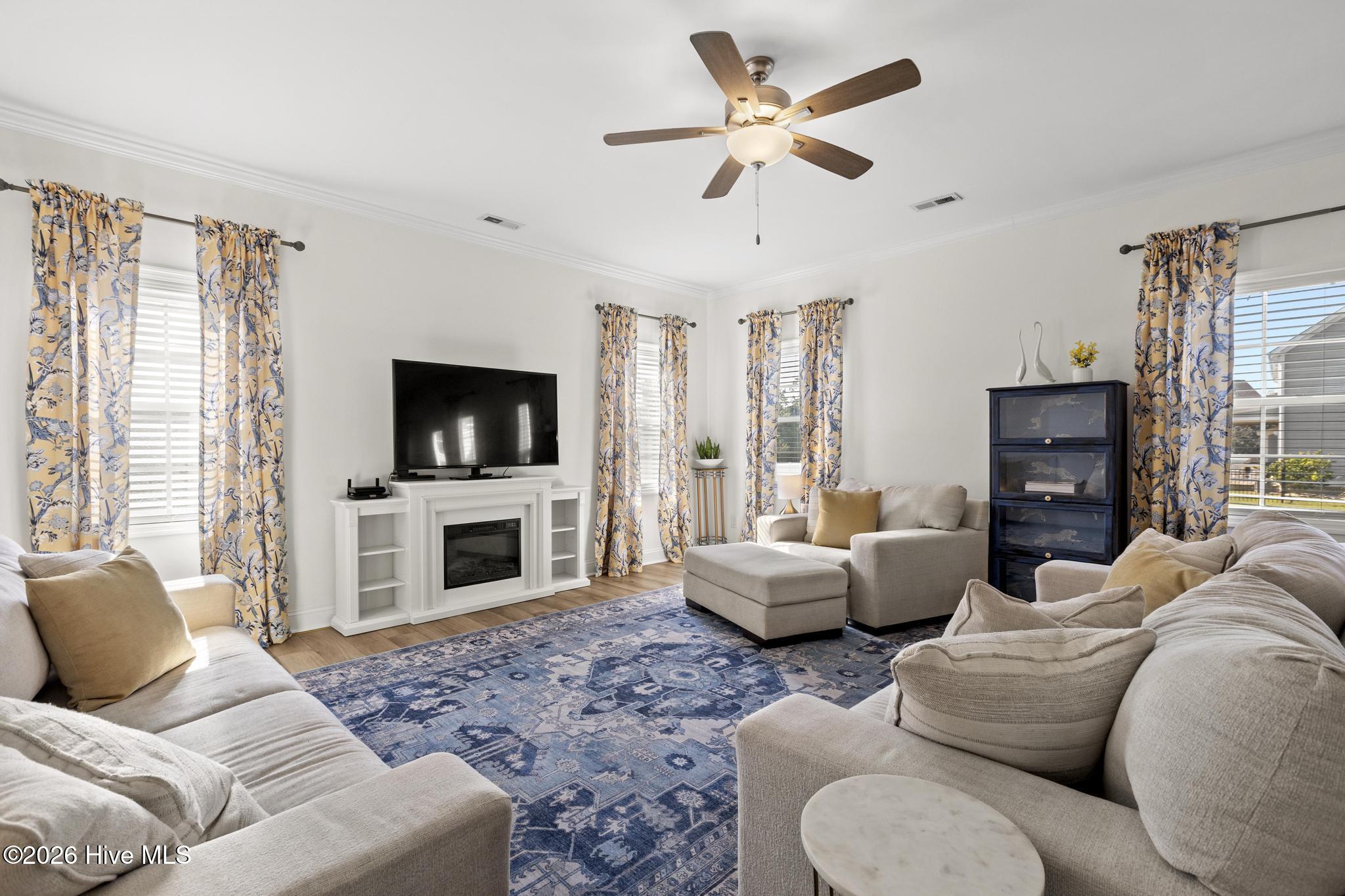228 Coastline Circle Property Photo 10
