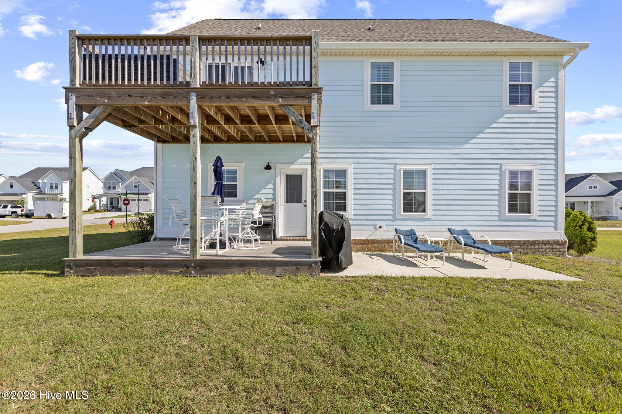 228 Coastline Circle Property Photo 32